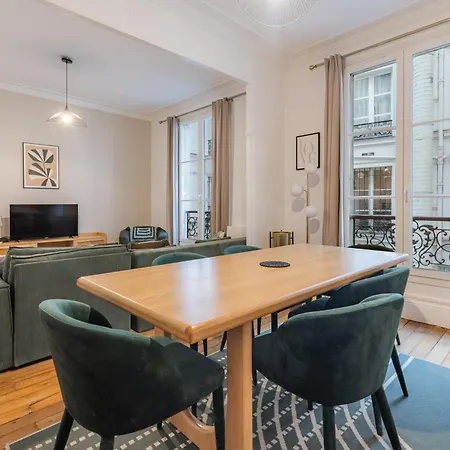 Chic & Centra 2 Bedrooms In The Heart Of Le Marais Apartment Paris